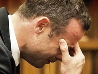 Oscar Pistorius resumes eviden...